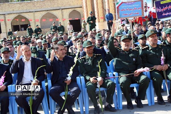 آیین غبار روبی مزار شهدا به مناسبت گرامیداشت هفته دفاع مقدس در ارومیه