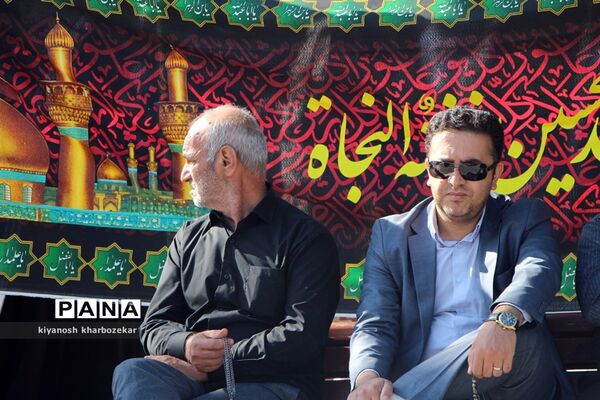 آیین غبار روبی مزار شهدا به مناسبت گرامیداشت هفته دفاع مقدس در ارومیه