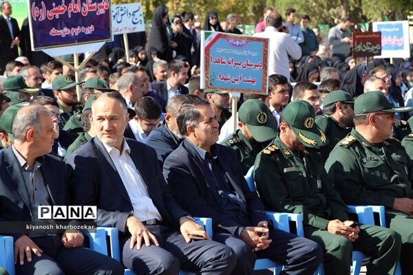 آیین غبار روبی مزار شهدا به مناسبت گرامیداشت هفته دفاع مقدس در ارومیه