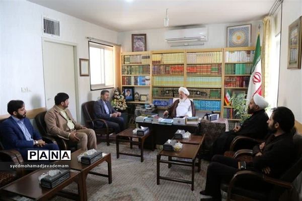 دیدار شهردار اسبق یزد با نماینده ولی فقیه در استان یزد