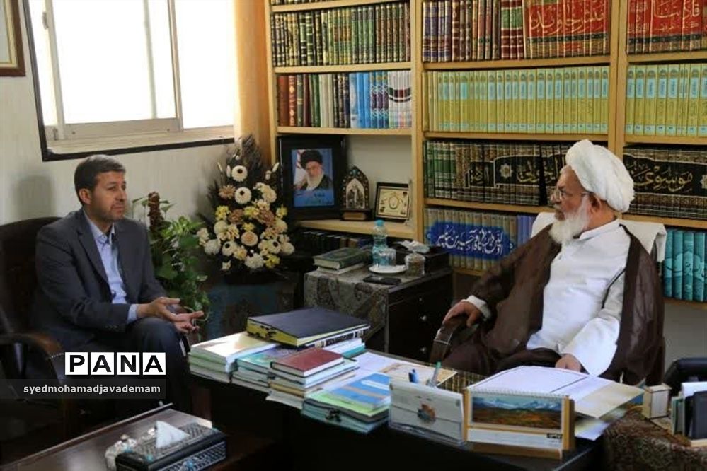 دیدار شهردار اسبق یزد با نماینده ولی فقیه در استان یزد