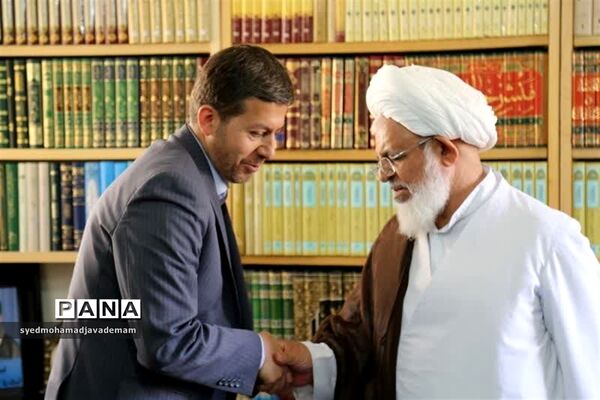 دیدار شهردار اسبق یزد با نماینده ولی فقیه در استان یزد