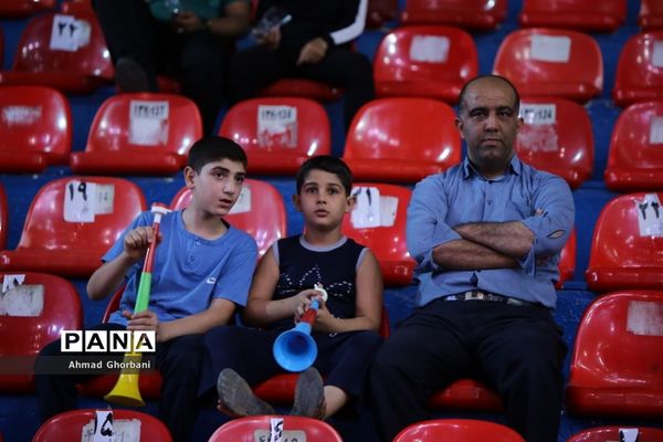 دیدار تیم‌های فوتسال شهروند ساری و گیتی‌پسند اصفهان