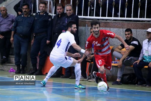 دیدار تیم‌های فوتسال شهروند ساری و گیتی‌پسند اصفهان