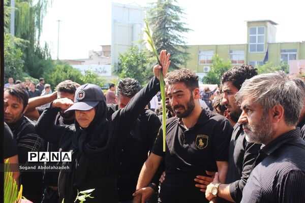 آیین تشییع پیکر آتش‌نشان شهید اسماعیل ابراهیمی