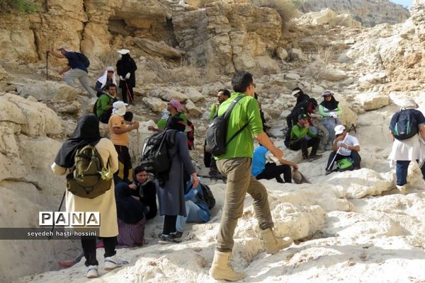 کوه‌پیمایی و کارگاه آموزش دره‌نوردی در کوهنوردان مُهر شهرستان مُهر