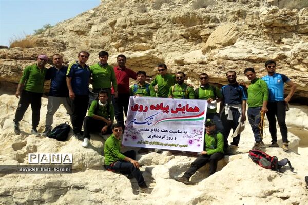 کوه‌پیمایی و کارگاه آموزش دره‌نوردی در کوهنوردان مُهر شهرستان مُهر
