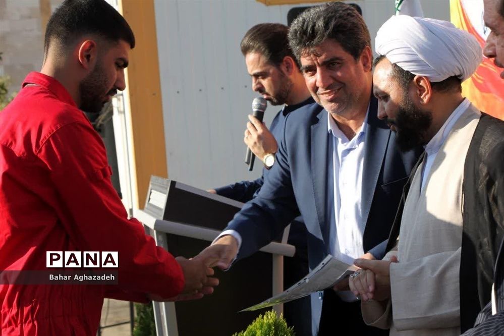 مراسم تجلیل از آتش نشانان فشافویه