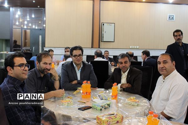 اولین نشست شورای دبیران دبیرستان پسرانه استعدادهای درخشان  شهید صدوقی دوره دوم ناحیه 2 یزد