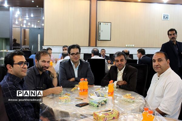 اولین نشست شورای دبیران دبیرستان پسرانه استعدادهای درخشان  شهید صدوقی دوره دوم ناحیه 2 یزد