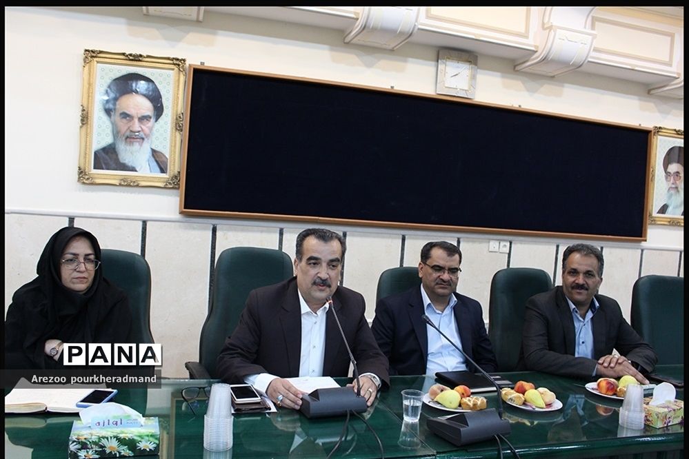 اولین نشست شورای دبیران دبیرستان پسرانه استعدادهای درخشان  شهید صدوقی دوره دوم ناحیه 2 یزد