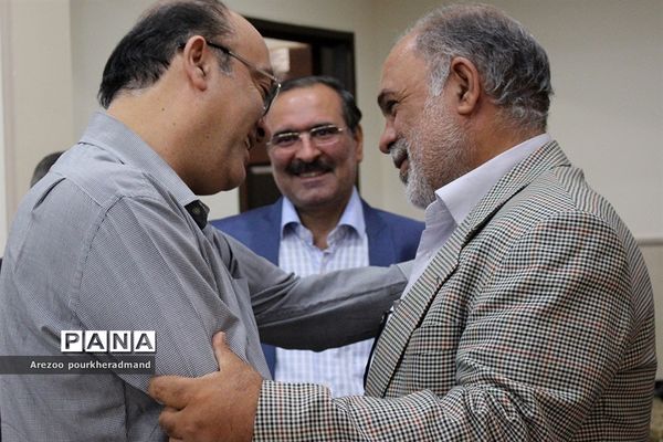 اولین نشست شورای دبیران دبیرستان پسرانه استعدادهای درخشان  شهید صدوقی دوره دوم ناحیه 2 یزد