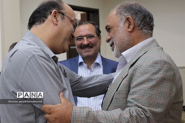 اولین نشست شورای دبیران دبیرستان پسرانه استعدادهای درخشان  شهید صدوقی دوره دوم ناحیه 2 یزد