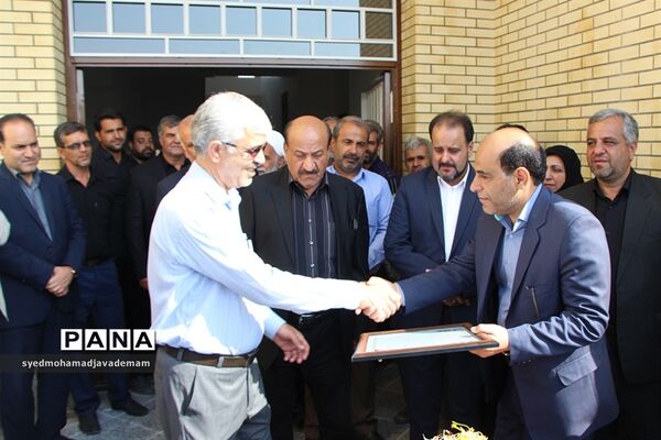 بهره برداری از چند طرح خیرین توسط مدیر کل آموزش و پرورش استان یزد