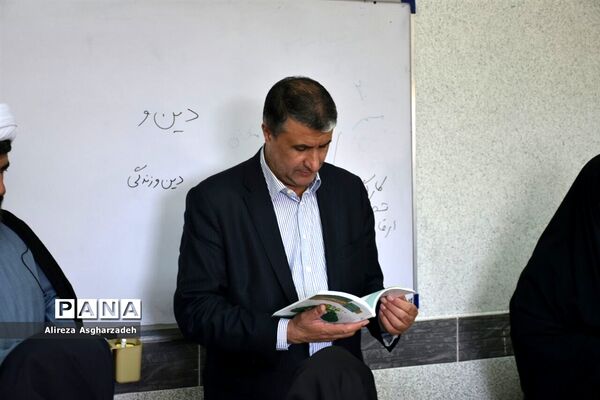 بازدید استاندار و مدیرکل آموزش‌وپرورش مازندران از مدارس بابلسر