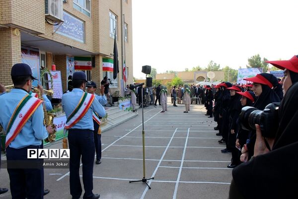 نواخته شدن زنگ آغاز سال تحصیلی در فارس