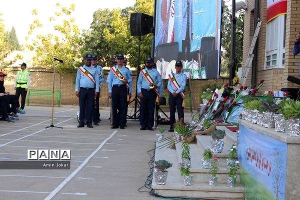 نواخته شدن زنگ آغاز سال تحصیلی در فارس