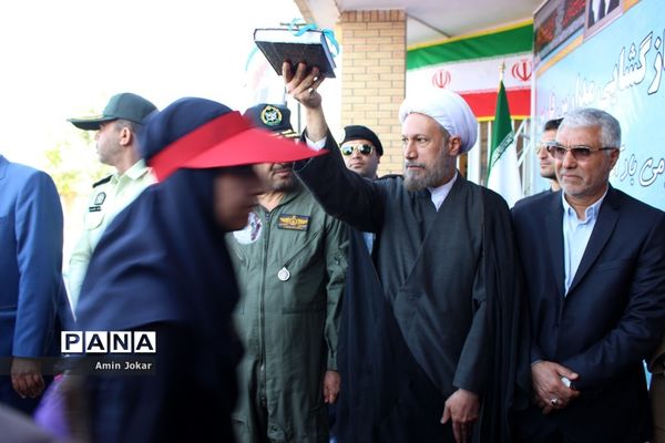 نواخته شدن زنگ آغاز سال تحصیلی در فارس