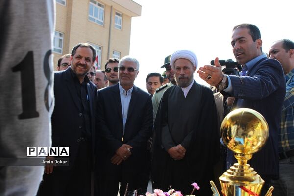 نواخته شدن زنگ آغاز سال تحصیلی در فارس