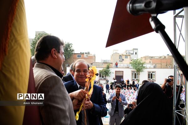 آیین گشایش دبستان امید آینده در چهاردانگه
