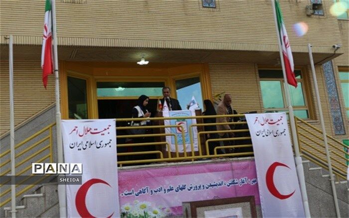وظیفه همگان قدردانی از زحمات معلمان  میباشد