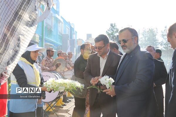 مراسم نواختن  زنگ  ایثار  و  مهر در دبیرستان هدی ناحیه شش مشهد