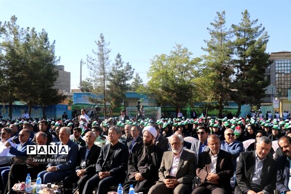 مراسم نواختن  زنگ  ایثار  و  مهر در دبیرستان هدی ناحیه شش مشهد