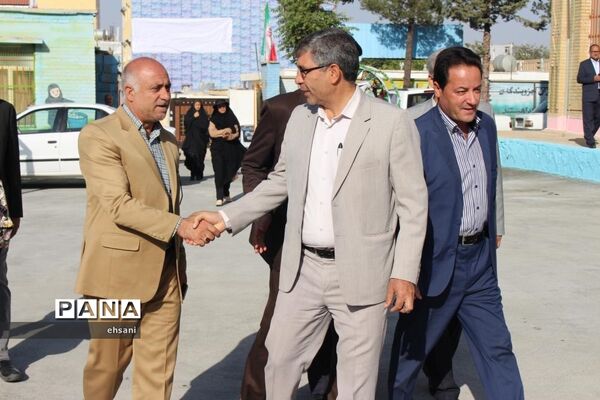 نواختن زنگ مهر و ایثار و مقاومت در مدارس کهگیلویه و بویراحمد ـ دبیرستان دخترانه شاهد یاسوج