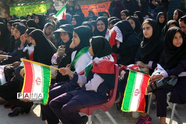 نواختن زنگ مهر و ایثار و مقاومت در مدارس کهگیلویه و بویراحمد ـ دبیرستان دخترانه شاهد یاسوج