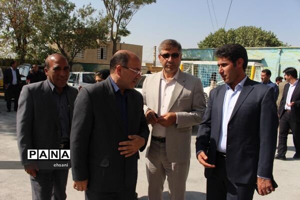 نواختن زنگ مهر و ایثار و مقاومت در مدارس کهگیلویه و بویراحمد ـ دبیرستان دخترانه شاهد یاسوج