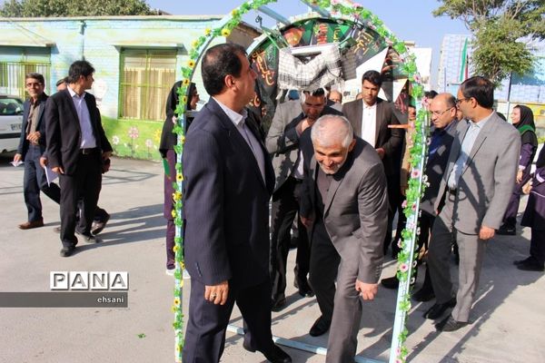 نواختن زنگ مهر و ایثار و مقاومت در مدارس کهگیلویه و بویراحمد ـ دبیرستان دخترانه شاهد یاسوج