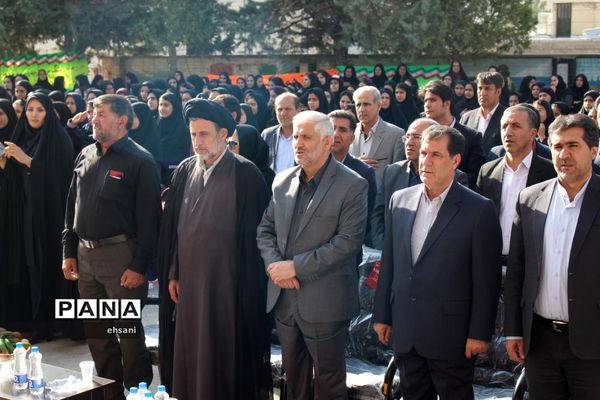نواختن زنگ مهر و ایثار و مقاومت در مدارس کهگیلویه و بویراحمد ـ دبیرستان دخترانه شاهد یاسوج