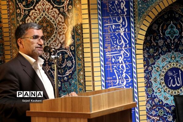 آیین نواختن زنگ اقامه نماز در دبیرستان هاشمی نژاد 4 مشهد