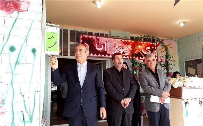 معاون اقتصادی استاندار آذربایجان شرقی: مدارس، مهارت حل مسأله را به دانش‌آموزان بیاموزند