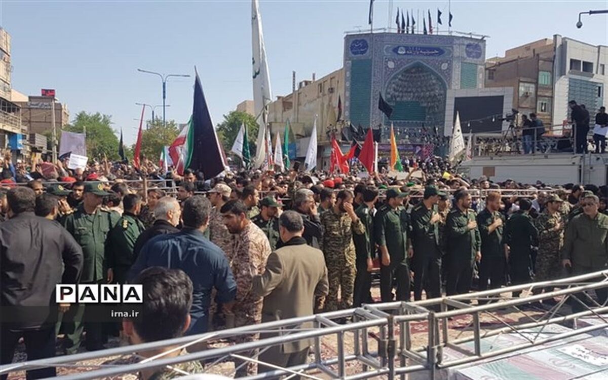 نماز میت بر پیکرهای شهدای حادثه تروریستی اهواز اقامه شد