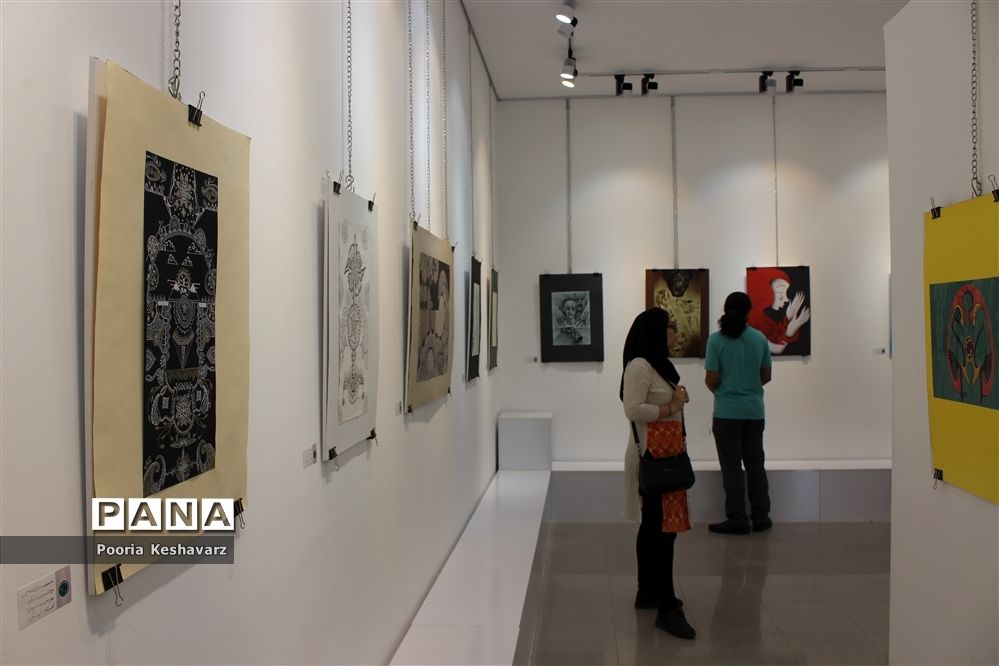 نمایشگاهی از نقاشی های دیجیتال دو دانش آموز شیرازی