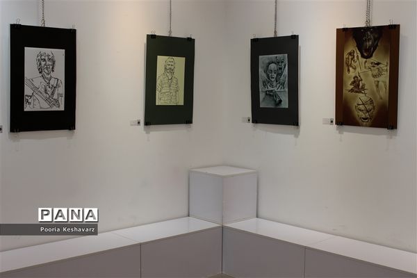 نمایشگاهی از نقاشی های دیجیتال دو دانش آموز شیرازی