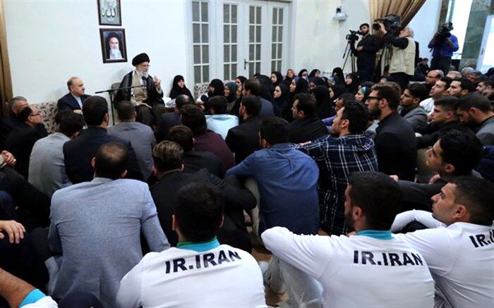 رهبر معظم انقلاب: مطمئناً گوشمالی سختی به عوامل تروریست خواهیم داد