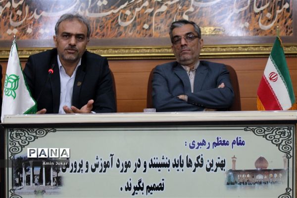 جلسه هماهنگی سرویس مدارس با مدیران عامل شرکت‌های حمل و نقل