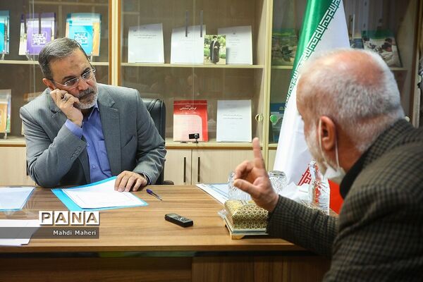 گفت‌وگو حضوری وزیر آموزش و پرورش با جمعی از صاحبان برنامه‌های کاربردی
