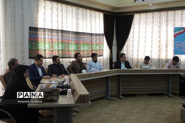برگزاری نشست توجیهی کارشناسان سازمان دانش‌آموزی استان همدان