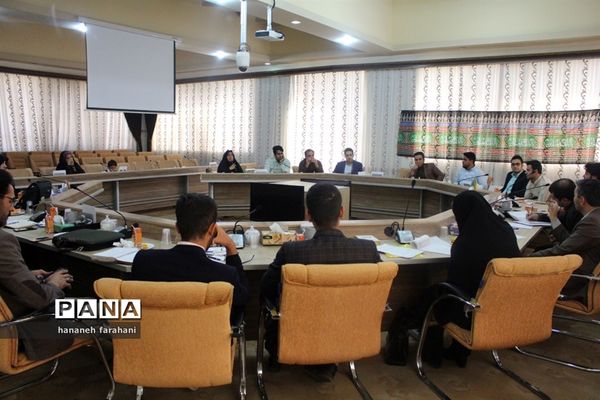 برگزاری نشست توجیهی کارشناسان سازمان دانش‌آموزی استان همدان