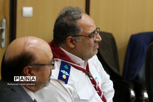 جلسه مدیران دانش‌آموزی مناطق 19 گانه شهر تهران