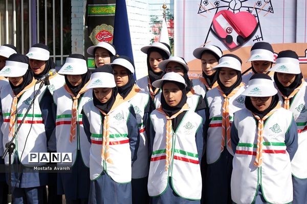 مراسم جشن عاطفه‌ها در مدرسه متوسطه شاهد دختران بیرجند