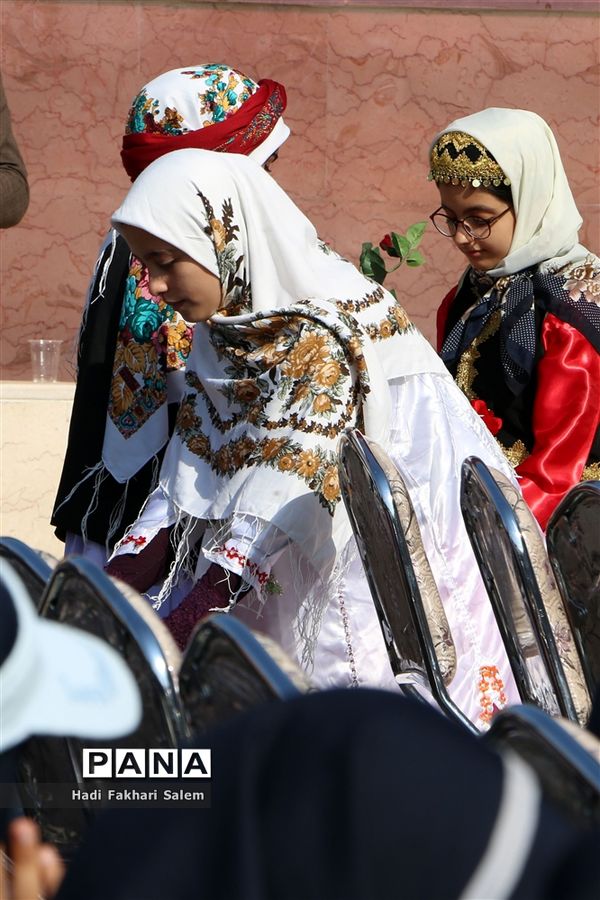 جشن عاطفه‌ها در آموزشگاه خیری فاطمه عرب  قرچک