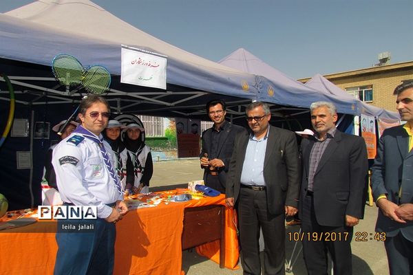 جشن عاطفه‌ها در دبیرستانه دخترانه قرآنی فطرت اراک