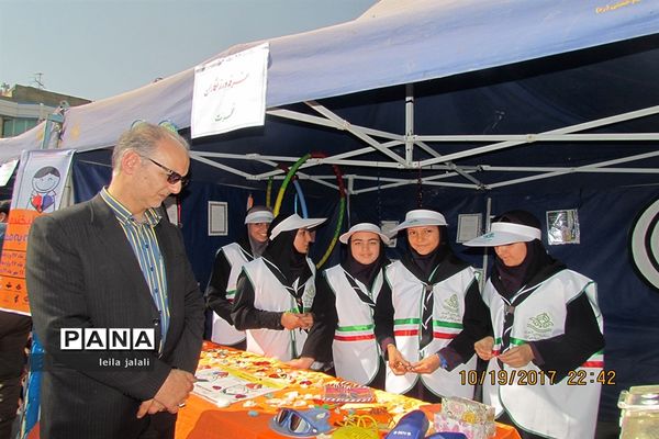 جشن عاطفه‌ها در دبیرستانه دخترانه قرآنی فطرت اراک