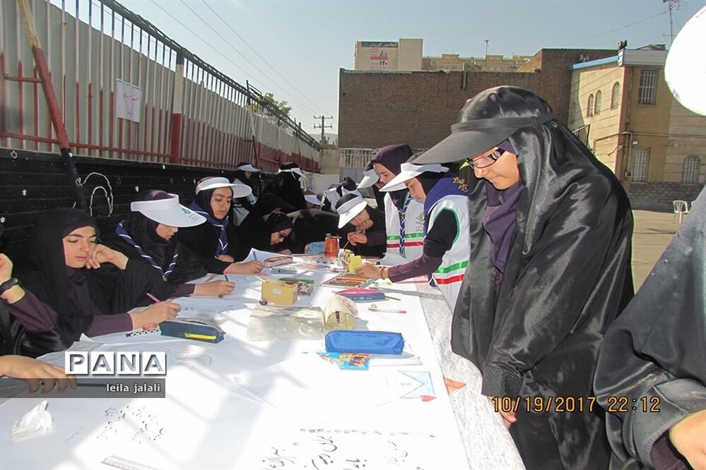 جشن عاطفه‌ها در دبیرستانه دخترانه قرآنی فطرت اراک