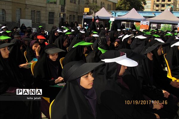 جشن عاطفه‌ها در دبیرستانه دخترانه قرآنی فطرت اراک