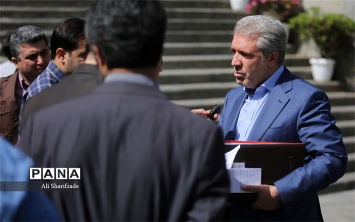 مونسان: تعطیلات زمستانی منتظر تایید قانونی است